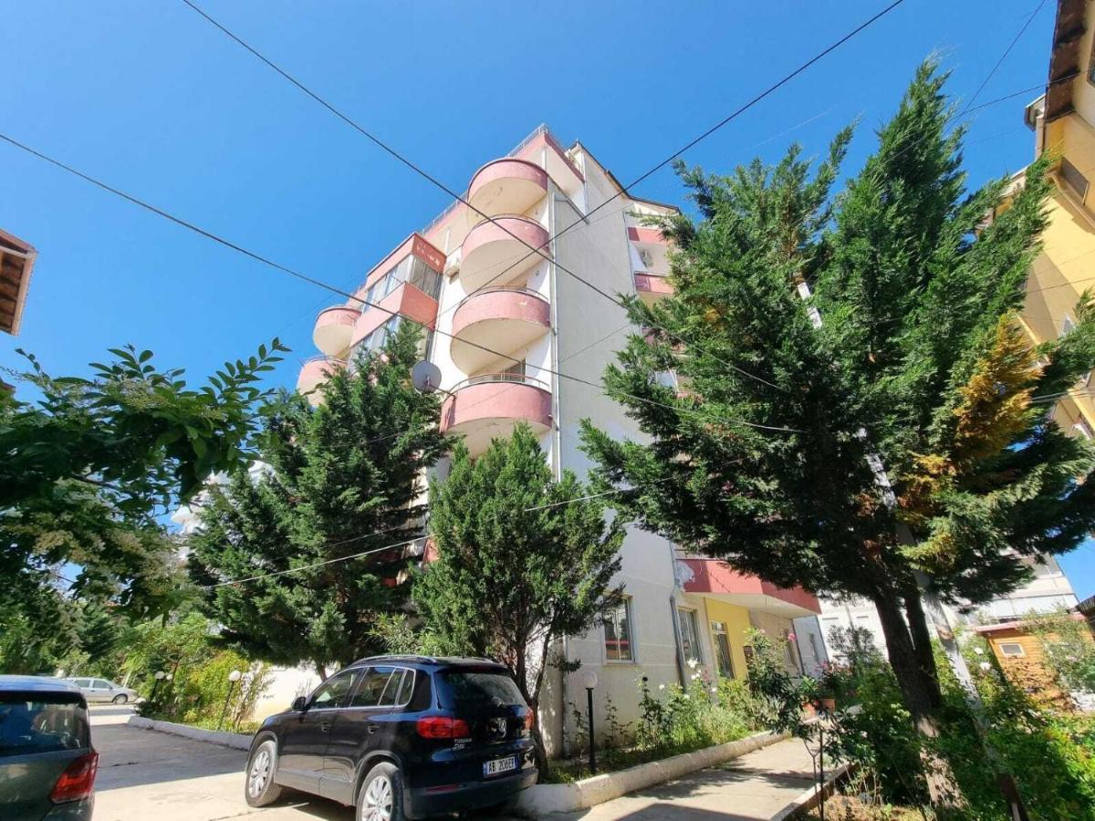Friendly Apartment Golem غوليم المظهر الخارجي الصورة